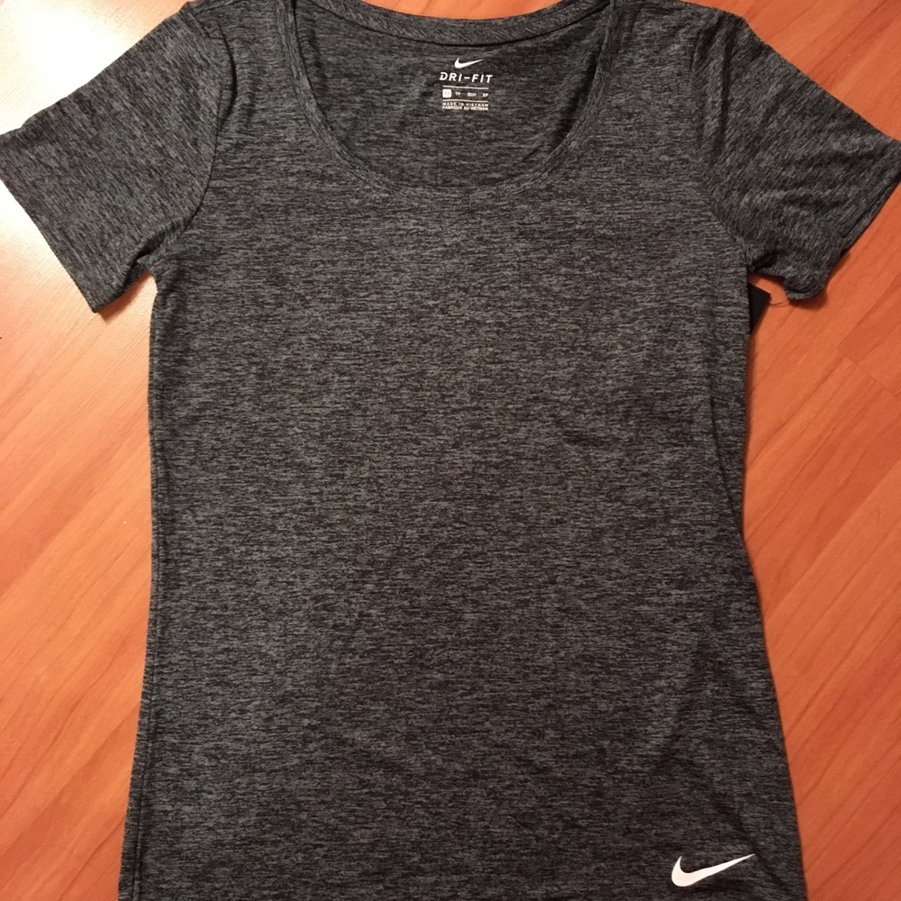 Nike Women’s Training Shirt - Picture 2 of 6